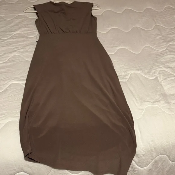 Express Ruched Brown Midi Dress - Picture 5 of 6